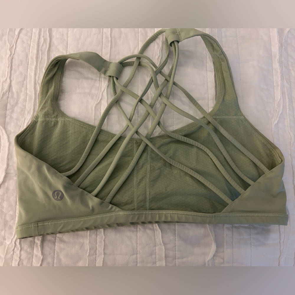 Lululemon sports bra green